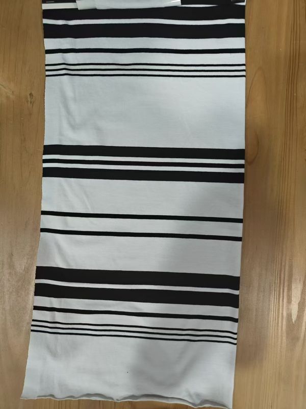 Fashionable ，Skin-Friendly Comfortable And Soft Striped Material Fabric For T-Shirt